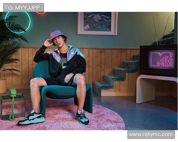 足球明星休闲打扮解析 运动风与街头潮流的完美融合 足球明星休闲打扮解析 运动风与街头潮流的完美融合