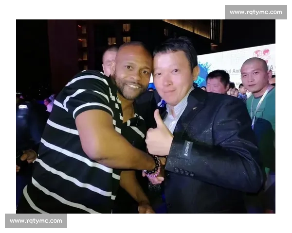 巅峰传奇对决小罗伊琼斯与塔费尔的速度力量史诗之战回合较量之夜 巅峰传奇对决小罗伊琼斯与塔费尔的速度力量史诗之战回合较量之夜